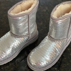Worn once!  Low rise sequin Sherpa lined boots UGG size 1